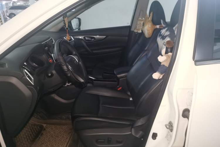 Used Nissan X-Trail 2014 2.5L CVT Luxury Edition 4WD Left Front Seat