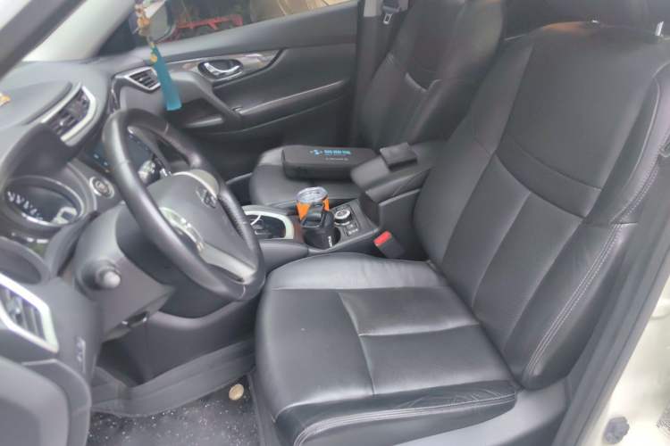 Used Nissan X-Trail 2014 2.5L CVT Luxury Edition 4WD Left Front Seat