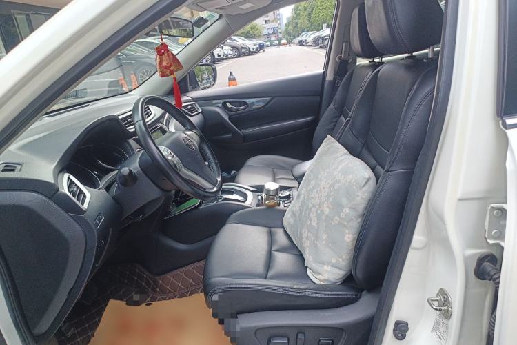 Used Nissan X-Trail 2014 2.5L CVT Luxury Edition 4WD Left Front Seat