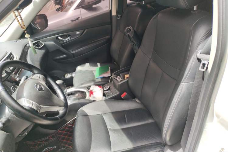 Used Nissan X-Trail 2014 2.5L CVT Luxury Edition 4WD Left Front Seat