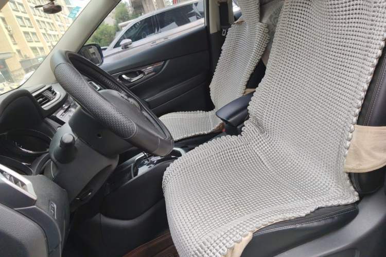 Used Nissan X-Trail 2014 2.5L CVT Luxury Edition 4WD Left Front Seat