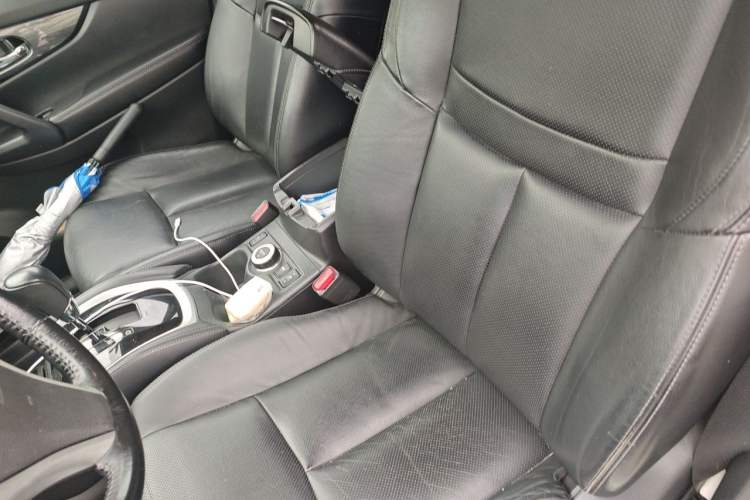 Used Nissan X-Trail 2014 2.5L CVT Luxury Edition 4WD Left Front Seat