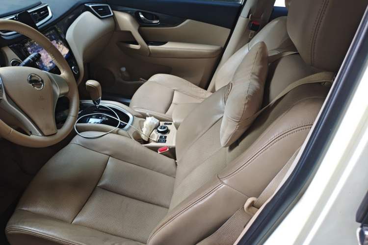 Used Nissan X-Trail 2014 2.5L CVT Luxury Edition 4WD Left Front Seat