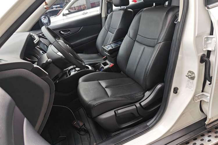 Used Nissan X-Trail 2014 2.0L CVT Comfort Edition 2WD Left Front Seat