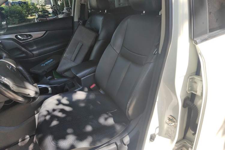 Used Nissan X-Trail 2014 2.0L CVT Comfort Edition 2WD Left Front Seat