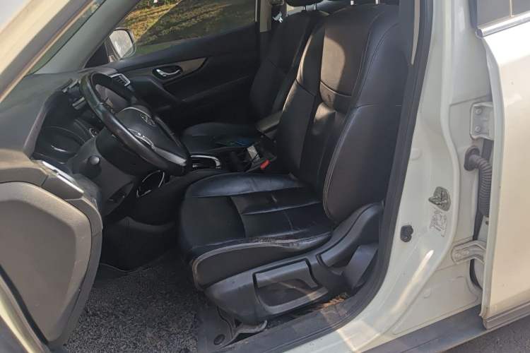 Used Nissan X-Trail 2014 2.0L CVT Comfort Edition 2WD Left Front Seat