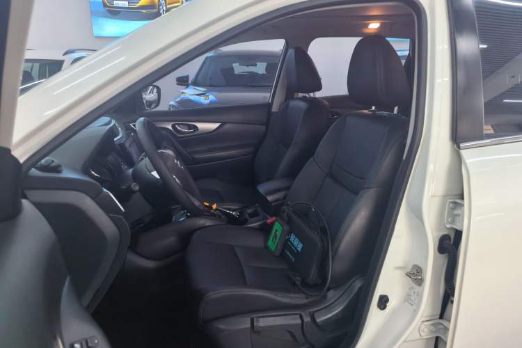 Used Nissan X-Trail 2014 2.0L CVT Comfort Edition 2WD Left Front Seat