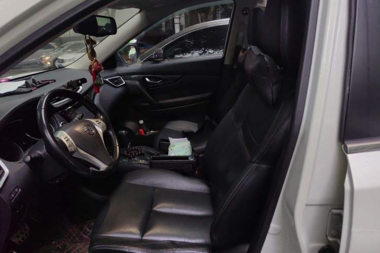 Used Nissan X-Trail 2014 2.5L CVT Luxury Edition 4WD Left Front Seat