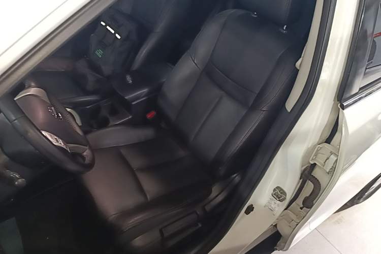 Used Nissan X-Trail 2014 2.0L CVT Comfort Edition 2WD Left Front Seat
