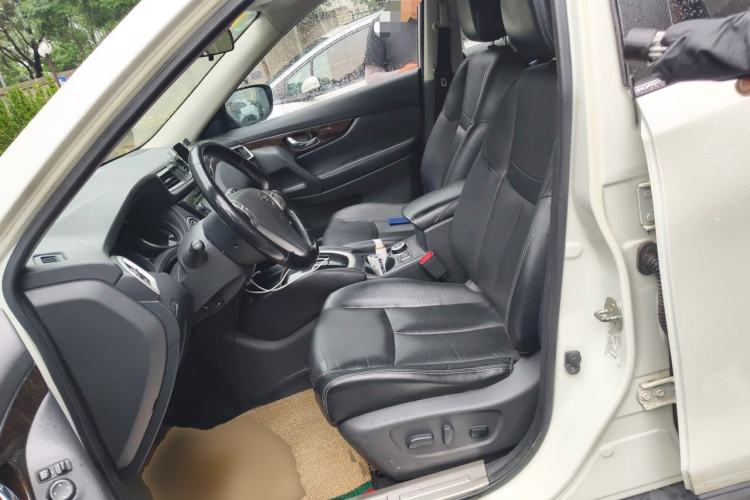 Used Nissan X-Trail 2014 2.5L CVT Ultimate Edition 4WD Left Front Seat