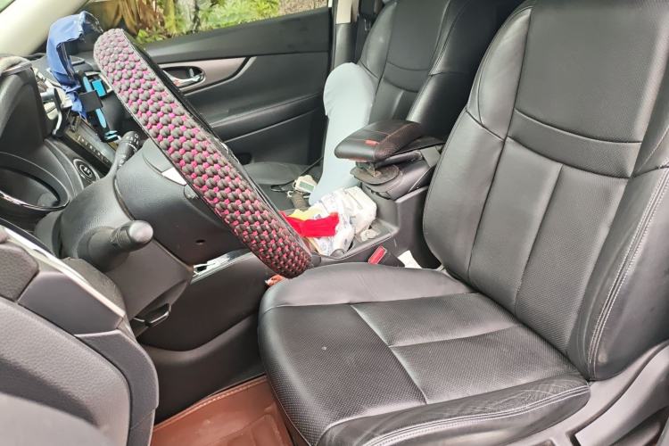 Used Nissan X-Trail 2014 2.0L CVT Comfort Edition 2WD Left Front Seat