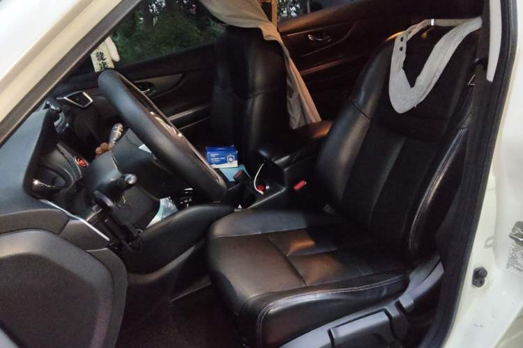 Used Nissan X-Trail 2014 2.0L CVT Comfort Edition 2WD Left Front Seat