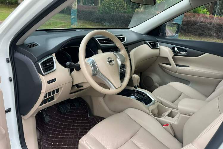 Used Nissan X-Trail 2014 2.0L CVT Comfort Edition 2WD Left Front Seat