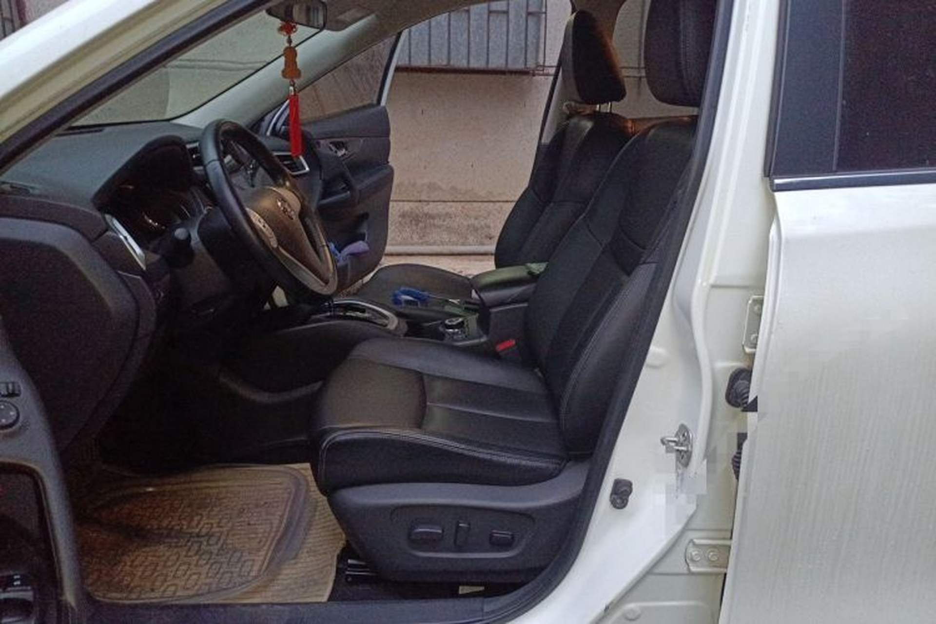 Used Nissan X-Trail 2014 2.5L CVT Leading Edition 4WD Left Front Seat