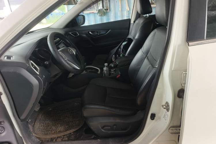Used Nissan X-Trail 2014 2.5L CVT Luxury Edition 4WD Left Front Seat