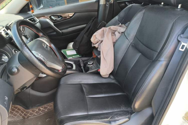 Used Nissan X-Trail 2014 2.5L CVT Ultimate Edition 4WD Left Front Seat