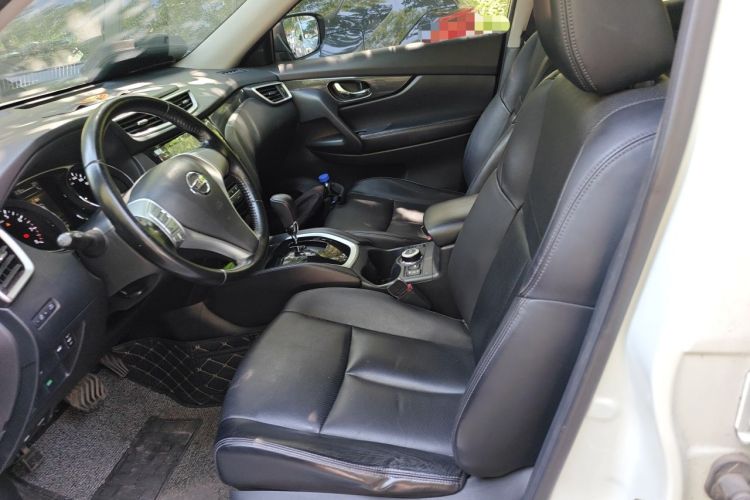 Used Nissan X-Trail 2014 2.5L CVT Luxury Edition 4WD Left Front Seat