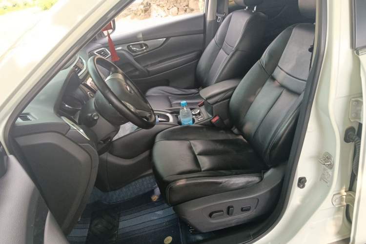 Used Nissan X-Trail 2014 2.5L CVT Luxury Edition 4WD Left Front Seat