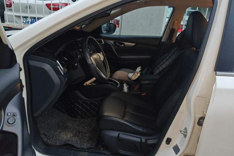 Used Nissan X-Trail 2014 2.0L CVT Comfort Edition 2WD Left Front Seat