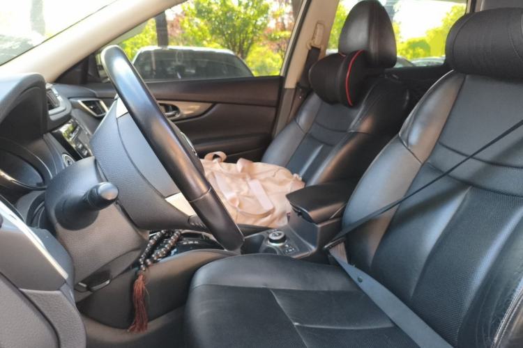 Used Nissan X-Trail 2014 2.5L CVT Luxury Edition 4WD Left Front Seat
