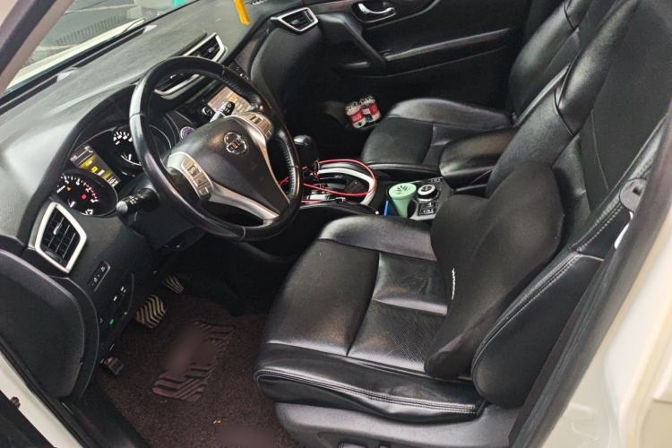 Used Nissan X-Trail 2014 2.5L CVT Luxury Edition 4WD Left Front Seat