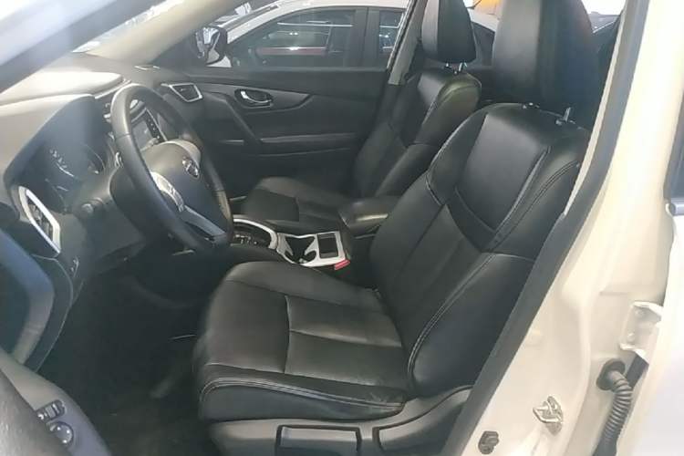 Used Nissan X-Trail 2014 2.0L CVT Comfort Edition 2WD Left Front Seat