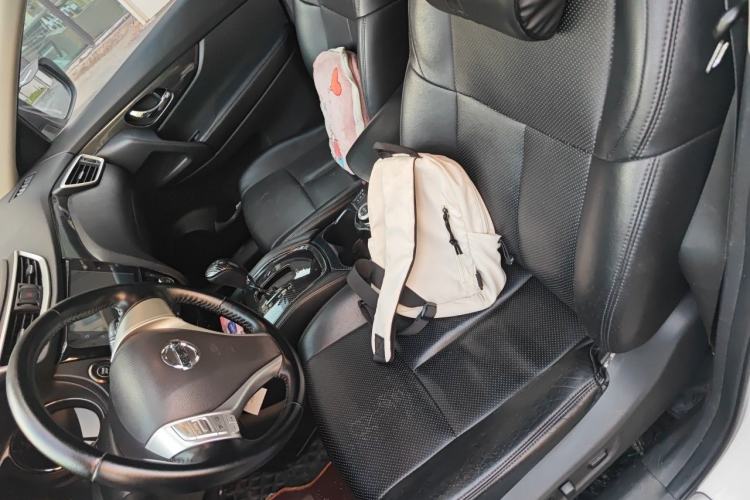 Used Nissan X-Trail 2014 2.5L CVT Leading Edition 4WD Left Front Seat