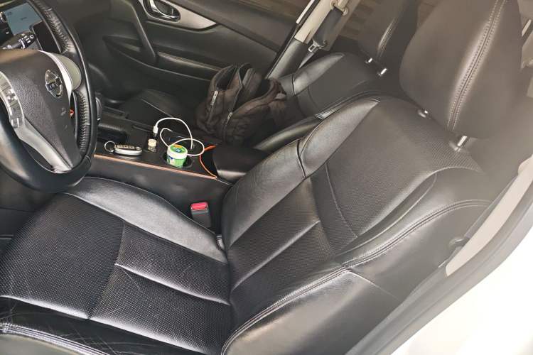 Used Nissan X-Trail 2014 2.0L CVT Comfort Edition 2WD Left Front Seat