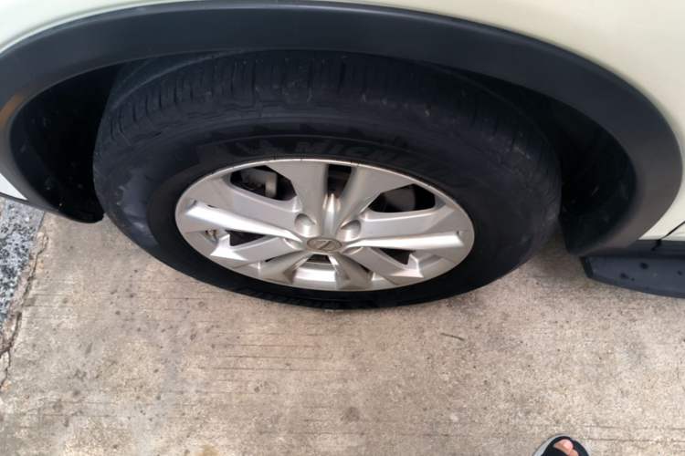 Used Nissan X-Trail 2014 2.5L CVT Leading Edition 4WD Left Front Wheel Hub