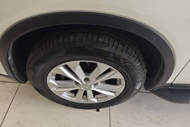 Used Nissan X-Trail 2014 2.0L CVT Comfort Edition 2WD Left Front Wheel Hub