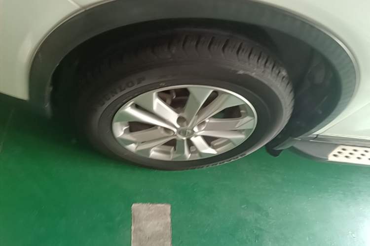 Used Nissan X-Trail 2014 2.0L CVT Comfort Edition 2WD Left Front Wheel Hub
