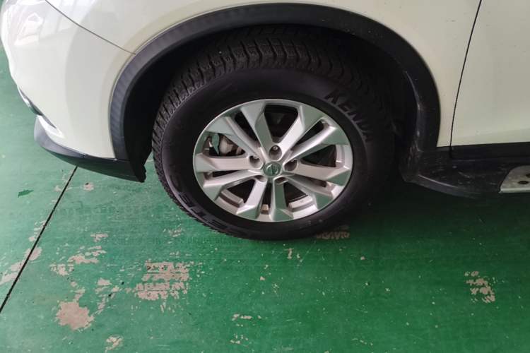 Used Nissan X-Trail 2014 2.5L CVT Luxury Edition 4WD Left Front Wheel Hub