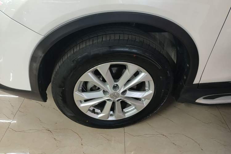 Used Nissan X-Trail 2014 2.5L CVT Leading Edition 4WD Left Front Wheel Hub