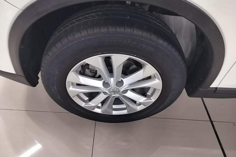 Used Nissan X-Trail 2014 2.0L CVT Comfort Edition 2WD Left Front Wheel Hub