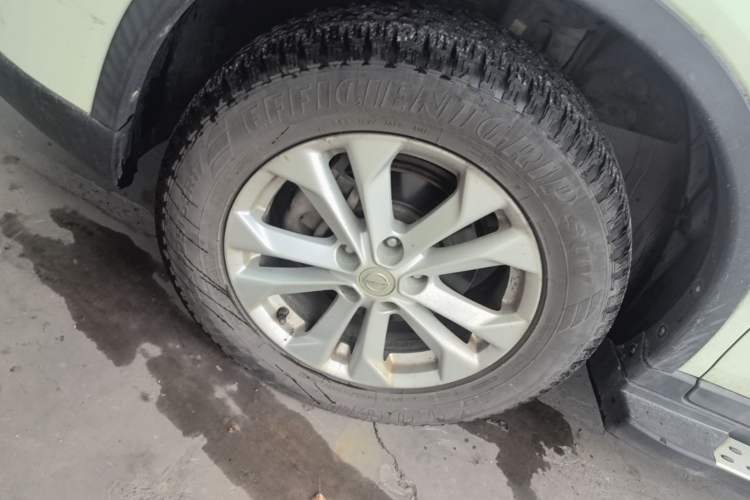 Used Nissan X-Trail 2014 2.0L CVT Comfort Edition 2WD Left Front Wheel Hub