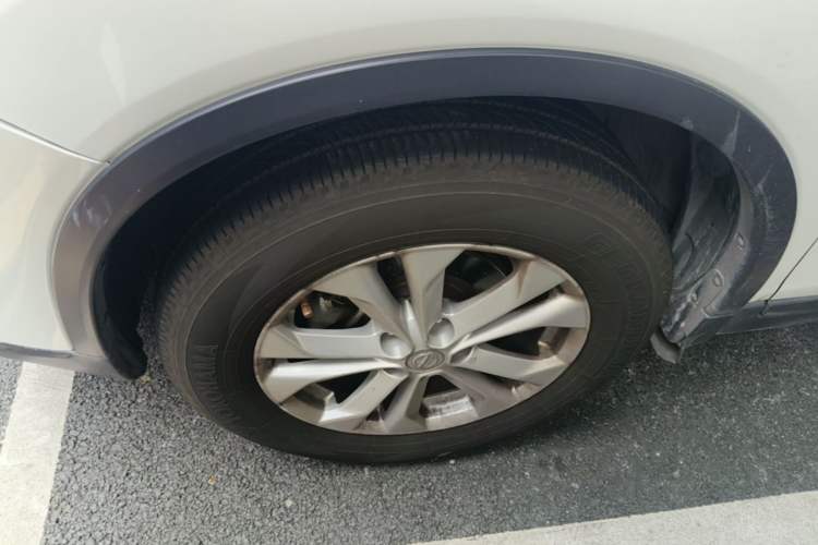 Used Nissan X-Trail 2014 2.0L CVT Comfort Edition 2WD Left Front Wheel Hub