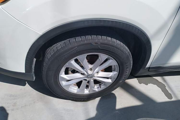 Used Nissan X-Trail 2014 2.0L CVT Comfort Edition 2WD Left Front Wheel Hub