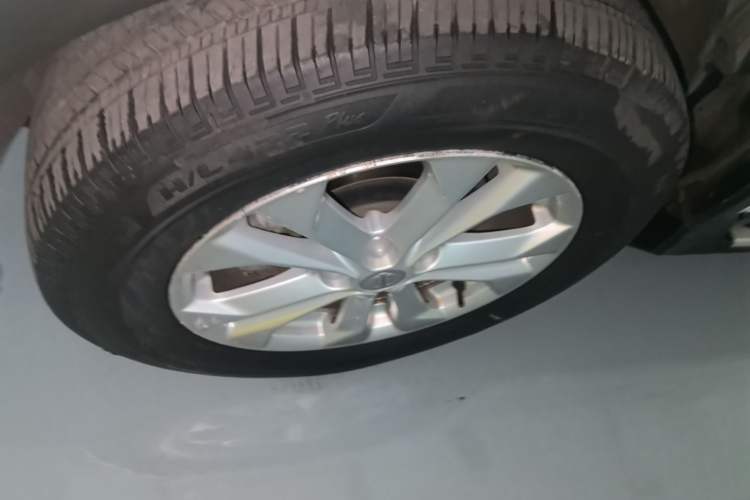 Used Nissan X-Trail 2014 2.0L CVT Comfort Edition 2WD Left Front Wheel Hub
