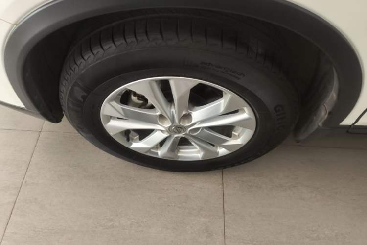 Used Nissan X-Trail 2014 2.5L CVT Leading Edition 4WD Left Front Wheel Hub