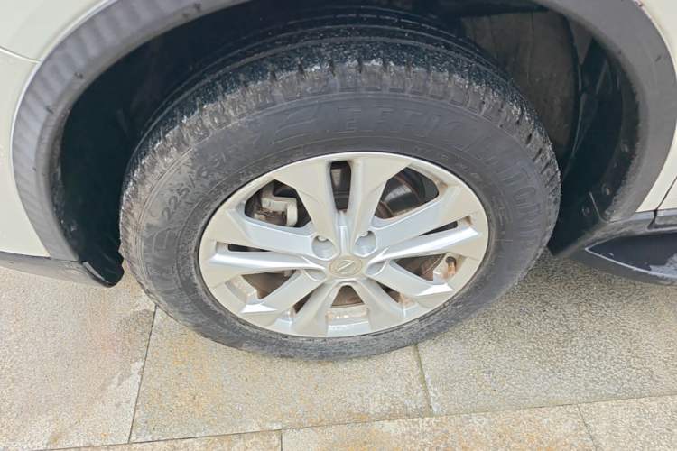 Used Nissan X-Trail 2014 2.0L CVT Comfort Edition 2WD Left Front Wheel Hub