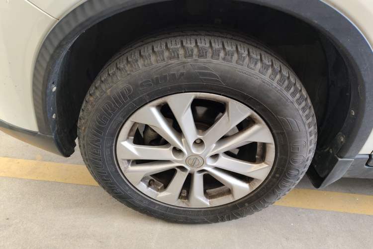 Used Nissan X-Trail 2014 2.0L CVT Comfort Edition 2WD Left Front Wheel Hub