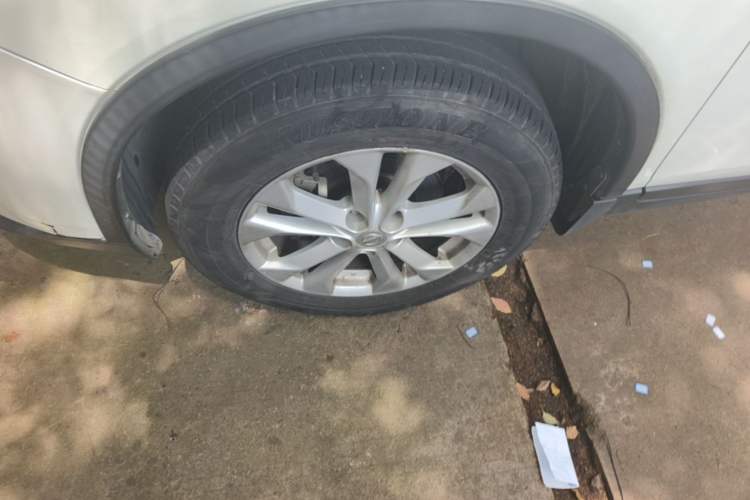 Used Nissan X-Trail 2014 2.0L CVT Comfort Edition 2WD Left Front Wheel Hub