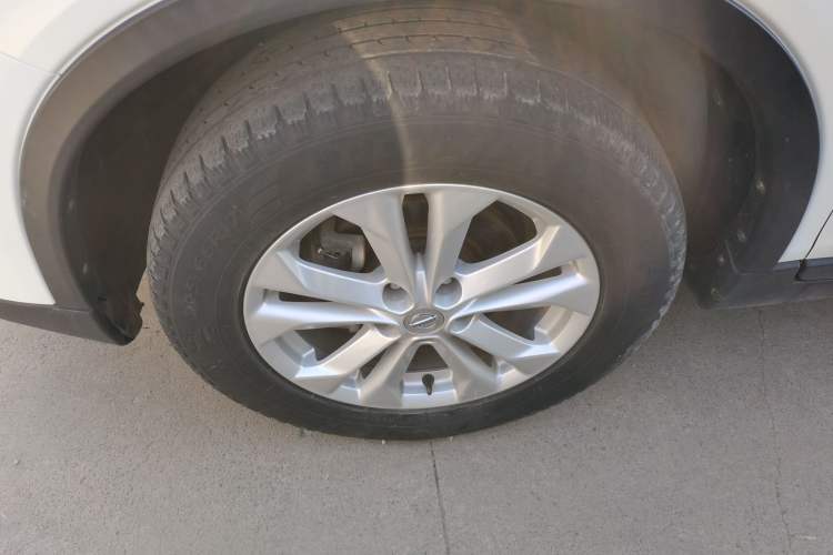 Used Nissan X-Trail 2014 2.0L CVT Comfort Edition 2WD Left Front Wheel Hub
