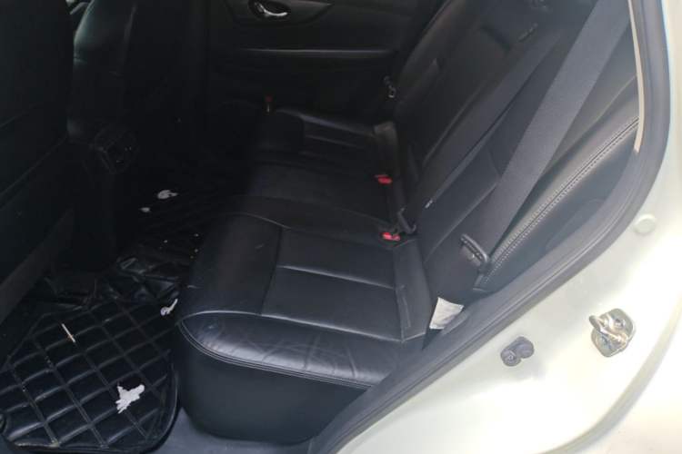 Used Nissan X-Trail 2014 2.5L CVT Luxury Edition 4WD Left Rear Seat