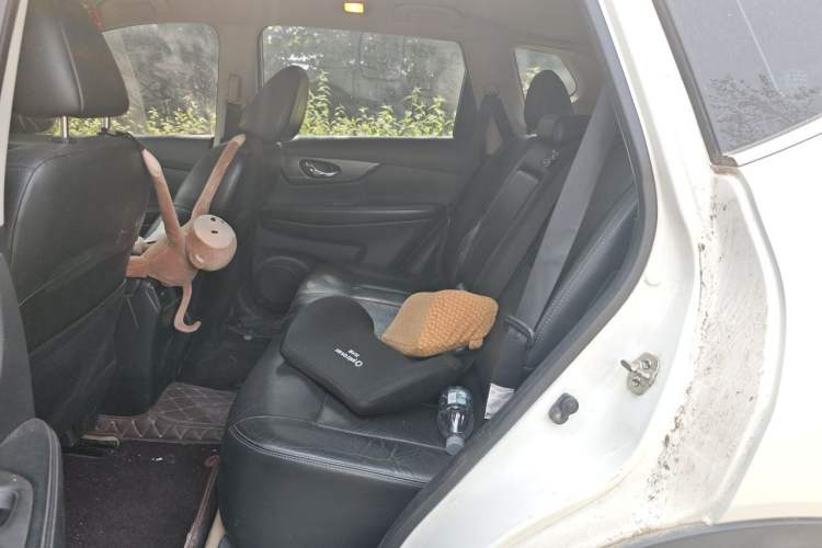 Used Nissan X-Trail 2014 2.5L CVT Luxury Edition 4WD Left Rear Seat