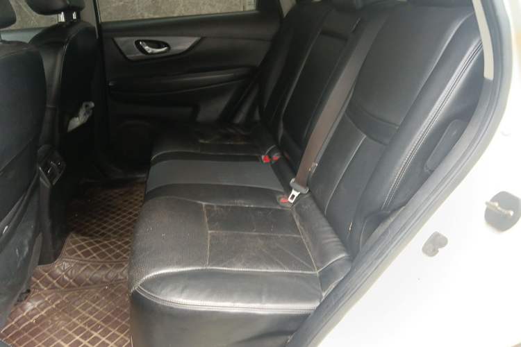 Used Nissan X-Trail 2014 2.5L CVT Luxury Edition 4WD Left Rear Seat