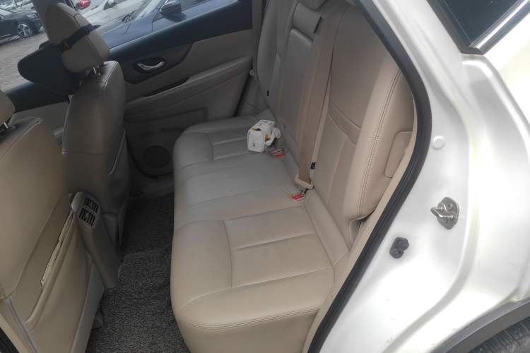 Used Nissan X-Trail 2014 2.0L CVT Comfort Edition 2WD Left Rear Seat