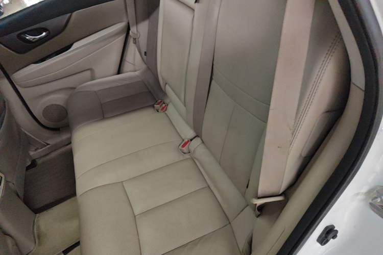 Used Nissan X-Trail 2014 2.0L CVT Comfort Edition 2WD Left Rear Seat