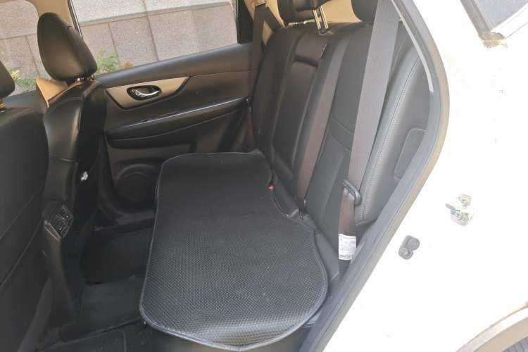 Used Nissan X-Trail 2014 2.0L CVT Comfort Edition 2WD Left Rear Seat