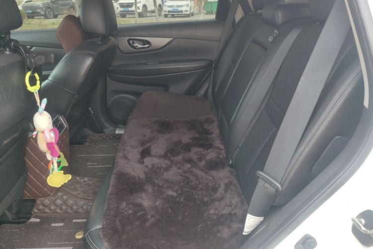 Used Nissan X-Trail 2014 2.0L CVT Comfort Edition 2WD Left Rear Seat